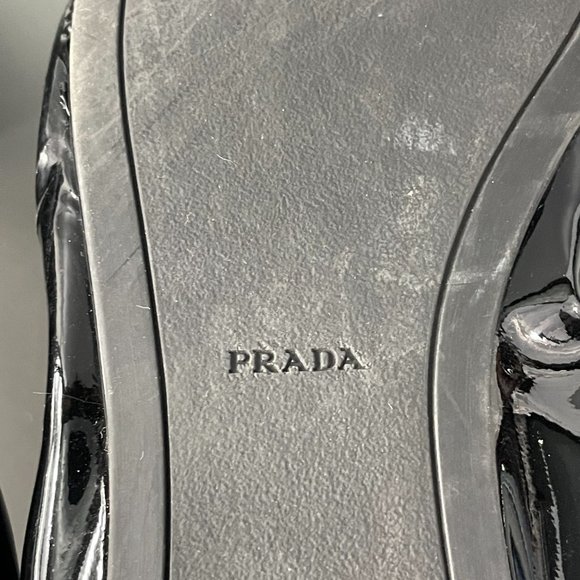 Prada Black Patent Leather Ballet Flats with Crystal on Front, Size 39 - Picture 13 of 14